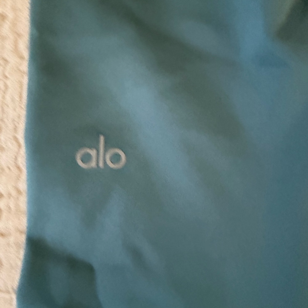 ALO Yoga High-Waist Airlift Leggings - Picture 5 of 6